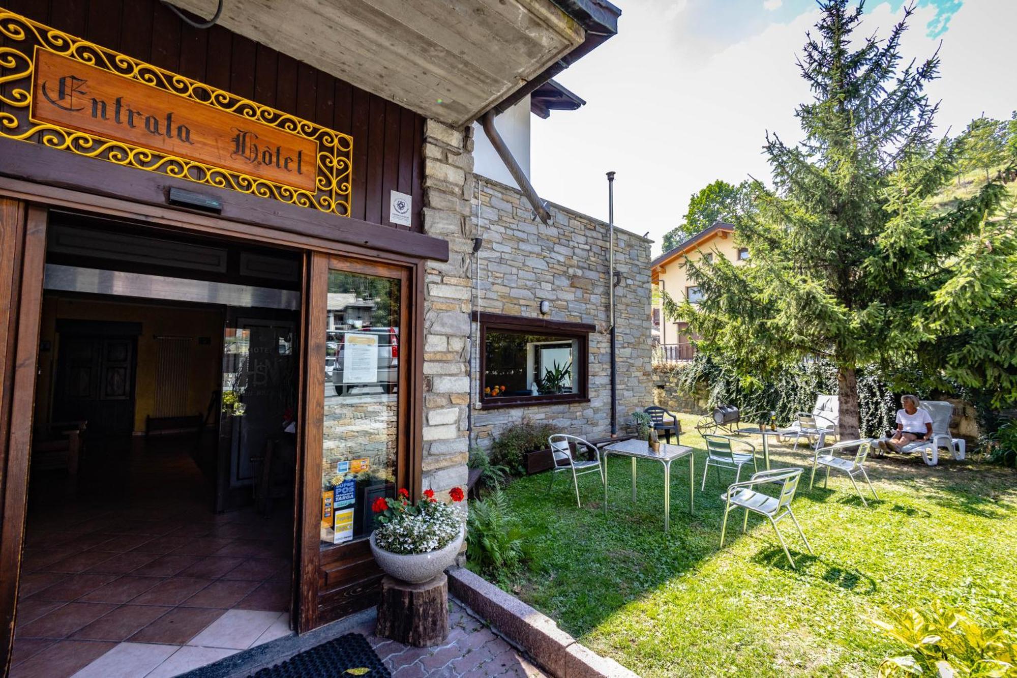 Hotel, Bar & Bistrot Saint Nicolas Gran Paradiso Exterior foto